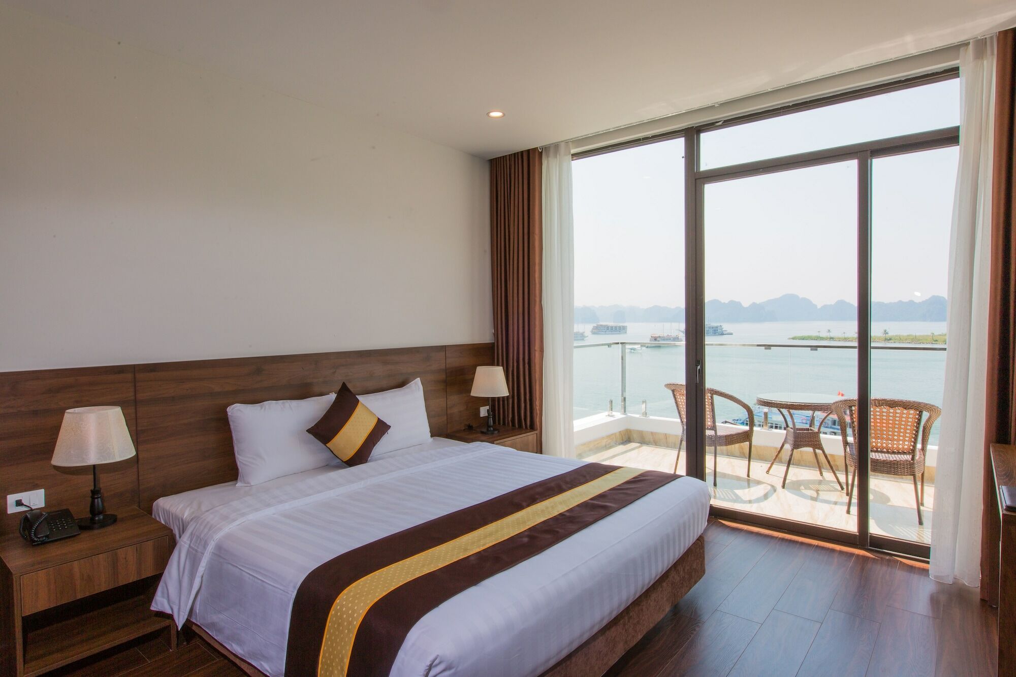 Sun Bay Tuan Chau Hotel Ха Лонг Екстериор снимка